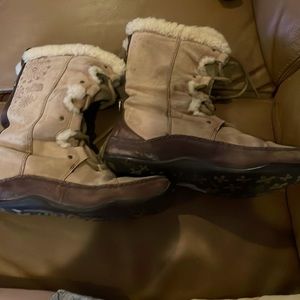 The North Face Abbey III Tall Leather Suede Shearling boots